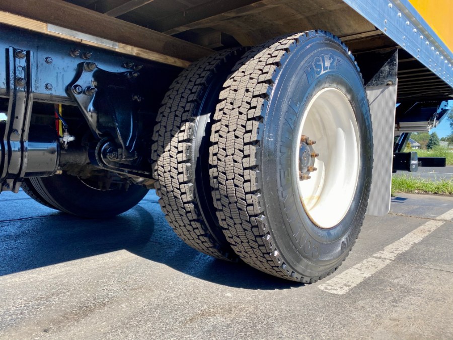 2015 Freightliner M2 106 26 BOX TRUCK photo