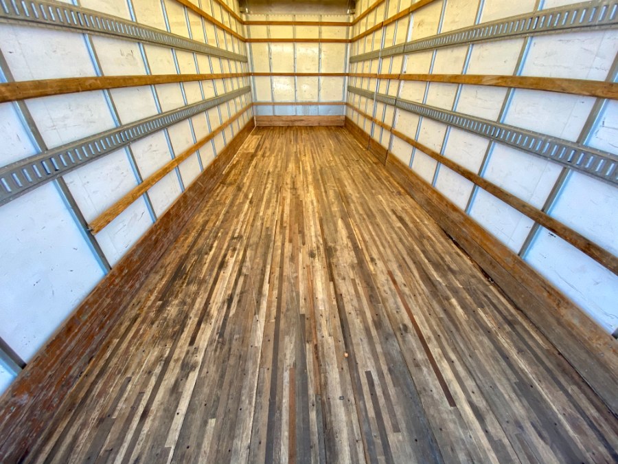 2015 Freightliner M2 106 26 BOX TRUCK photo