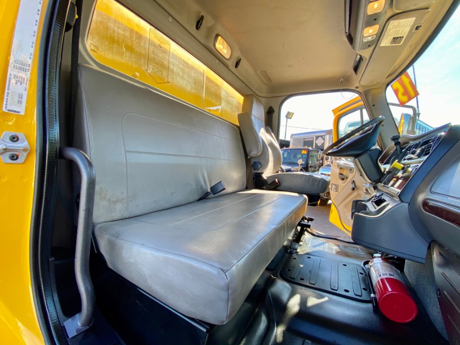 2015 Freightliner M2 106 26 BOX TRUCK photo