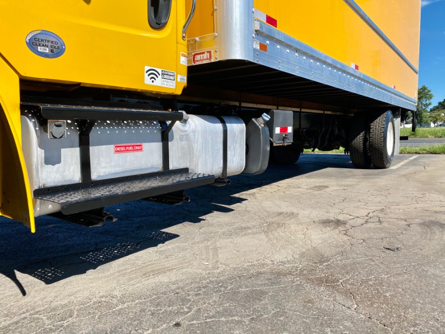 2015 Freightliner M2 106 26 BOX TRUCK photo
