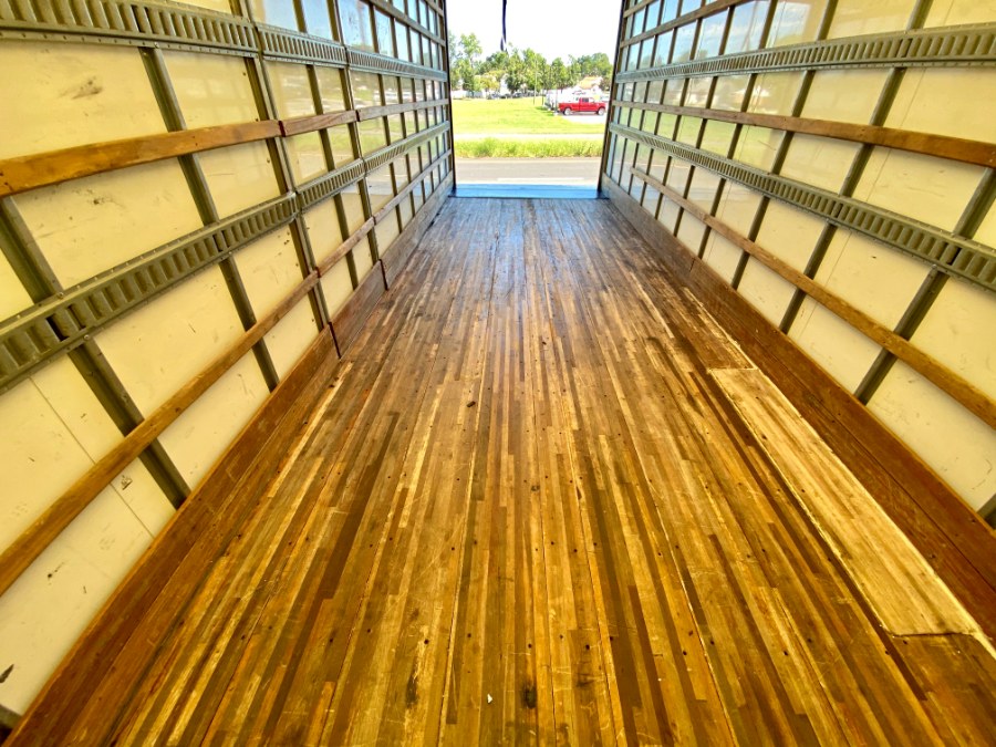 2015 Freightliner M2 106 26 BOX TRUCK photo