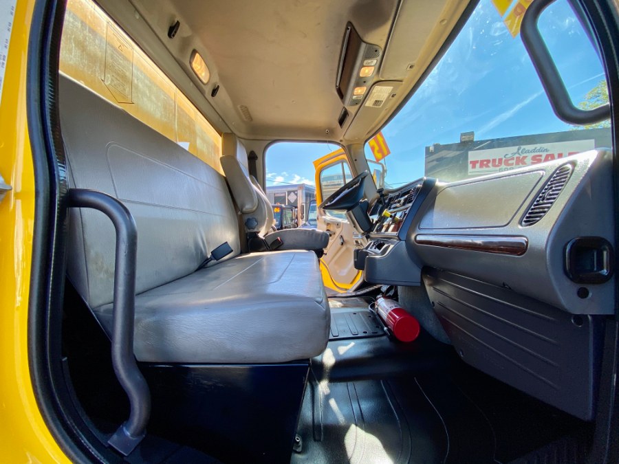 2015 Freightliner M2 106 26 BOX TRUCK photo