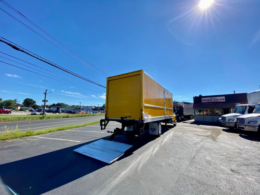 2015 Freightliner M2 106 26 BOX TRUCK photo