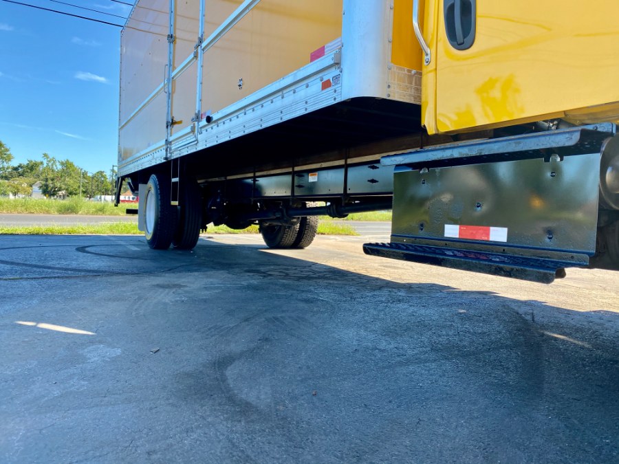 2015 Freightliner M2 106 26 BOX TRUCK photo
