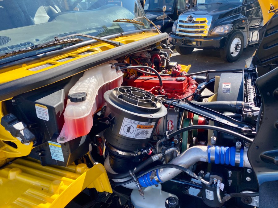 2015 Freightliner M2 106 26 BOX TRUCK photo