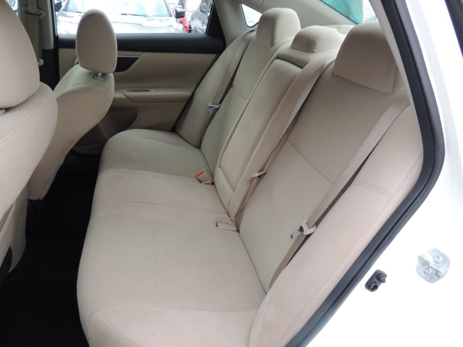 2015 Nissan Altima 4dr Sdn I4 2.5 S photo