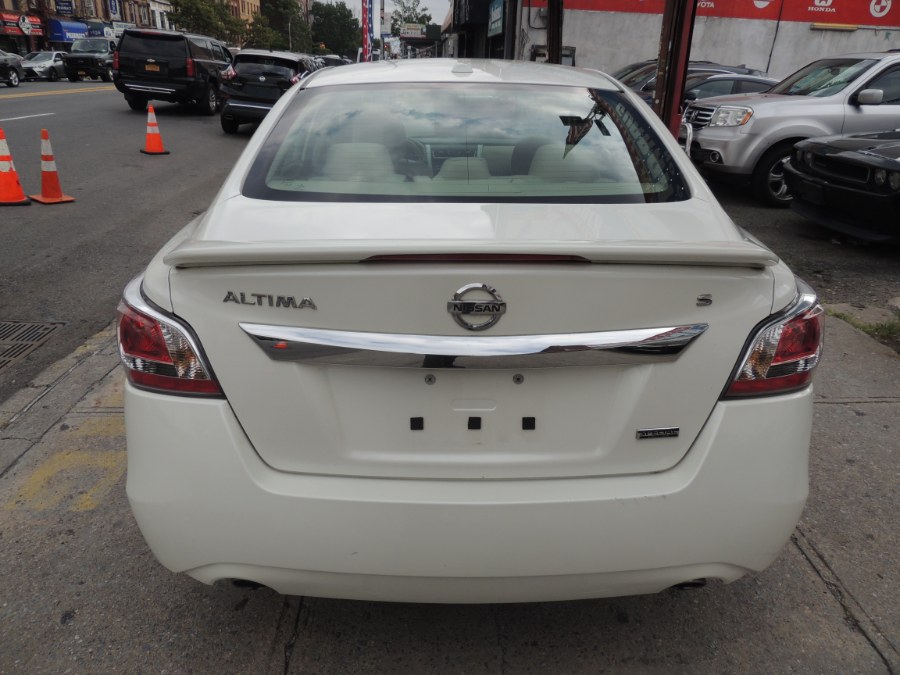 2015 Nissan Altima 4dr Sdn I4 2.5 S photo