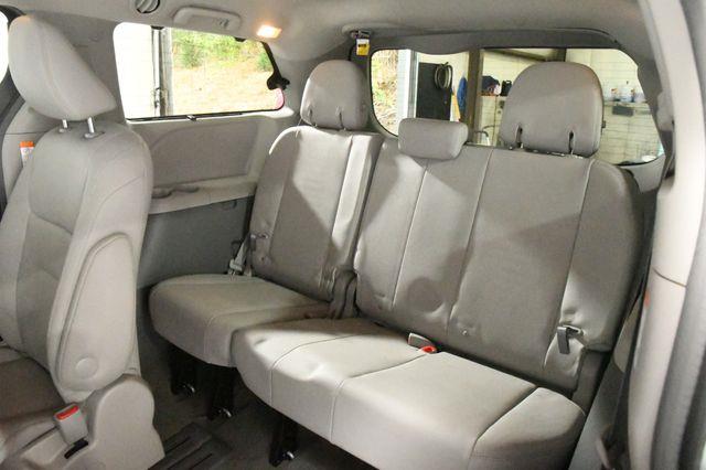 2017 Toyota Sienna XLE Premium photo