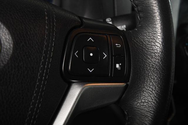 2017 Toyota Sienna XLE Premium photo