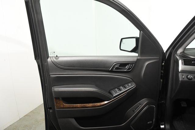 2016 Chevrolet Suburban LT w/ DvD/ Safety Tech photo