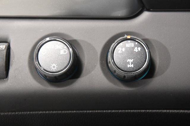 2016 Chevrolet Suburban LT w/ DvD/ Safety Tech photo