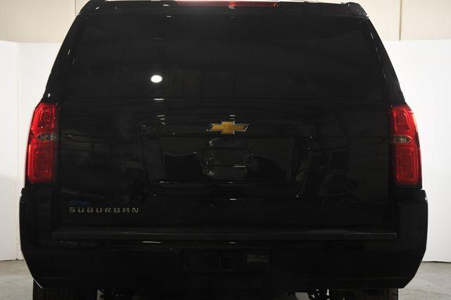 2016 Chevrolet Suburban LT w/ DvD/ Safety Tech photo