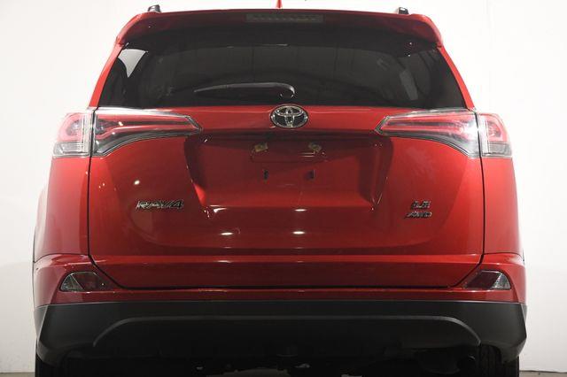 2016 Toyota RAV4 LE photo