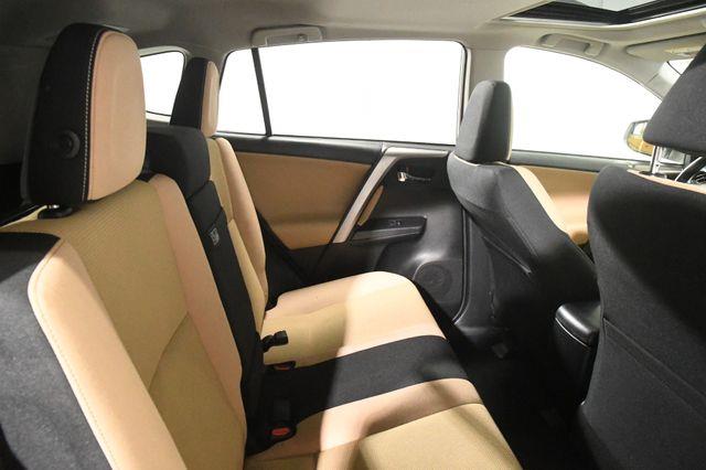 2017 Toyota RAV4 Hybrid XLE photo