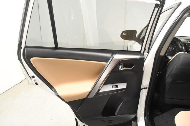 2017 Toyota RAV4 Hybrid XLE photo