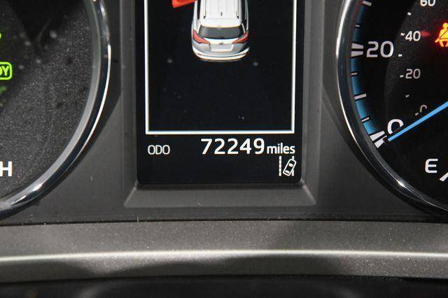 2017 Toyota RAV4 Hybrid XLE photo