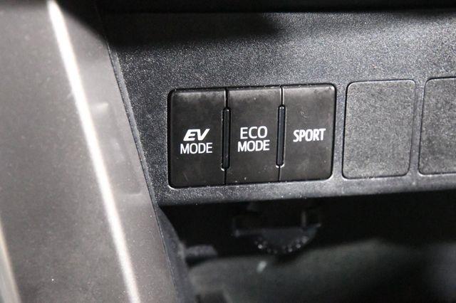 2017 Toyota RAV4 Hybrid XLE photo