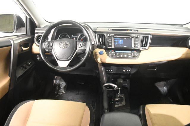 2017 Toyota RAV4 Hybrid XLE photo