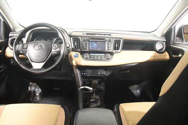 2017 Toyota RAV4 Hybrid XLE photo