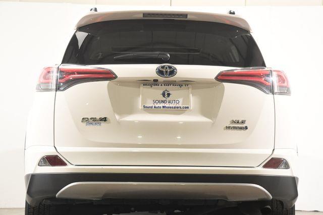 2017 Toyota RAV4 Hybrid XLE photo
