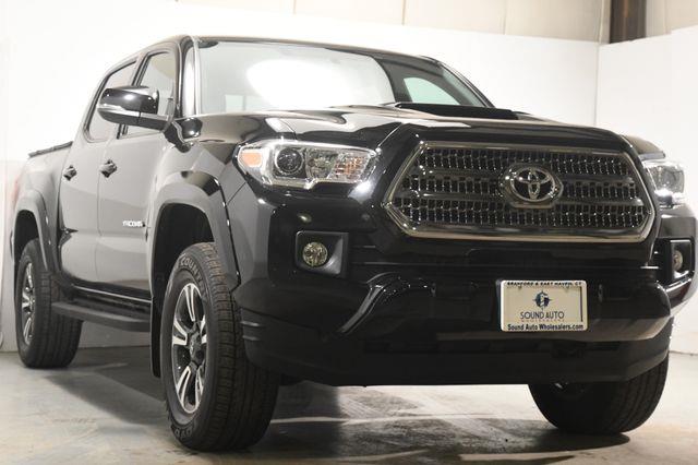 2017 Toyota Tacoma TRD Sport photo