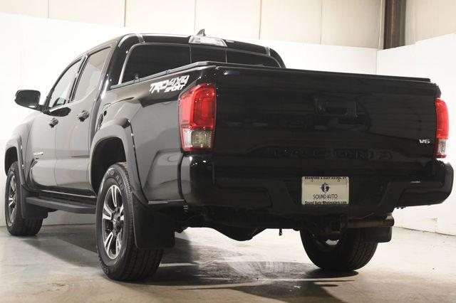 2017 Toyota Tacoma TRD Sport photo