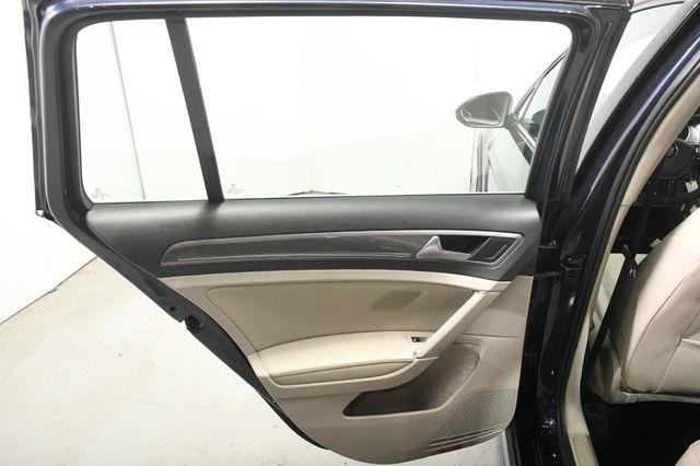 2017 Volkswagen Golf Alltrack SE photo