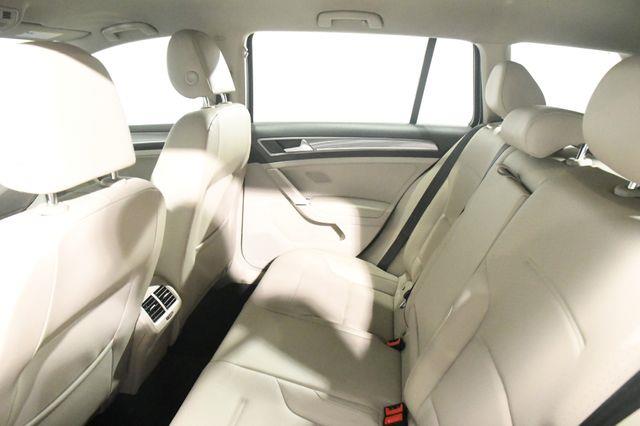 2017 Volkswagen Golf Alltrack SE photo