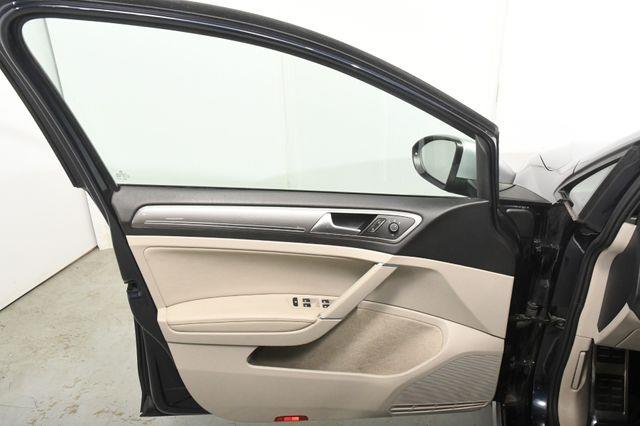 2017 Volkswagen Golf Alltrack SE photo