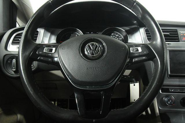 2017 Volkswagen Golf Alltrack SE photo