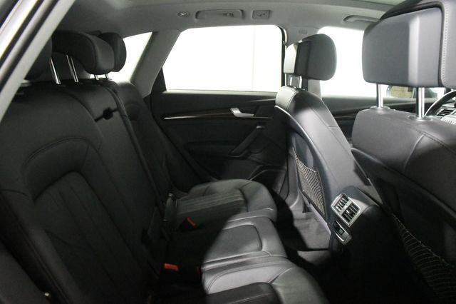 2018 Audi Q5 Tech Premium w/ Virtual Cockpi photo