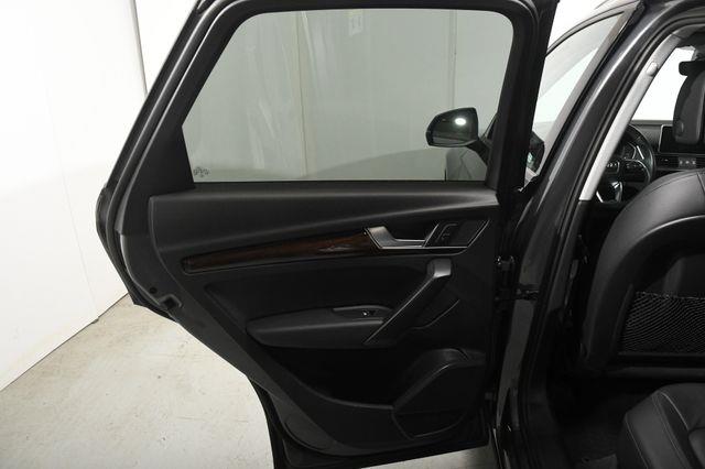 2018 Audi Q5 Tech Premium w/ Virtual Cockpi photo