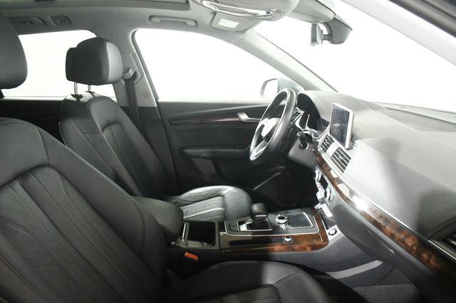 2018 Audi Q5 Tech Premium w/ Virtual Cockpi photo