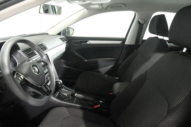 2017 Volkswagen Passat 1.8T S photo