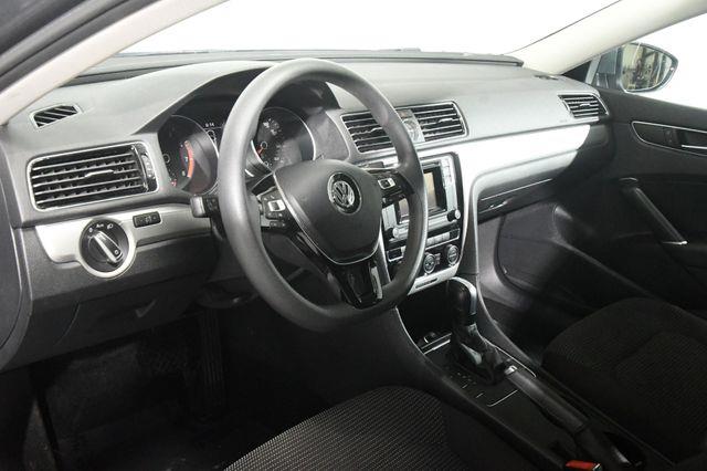 2017 Volkswagen Passat 1.8T S photo
