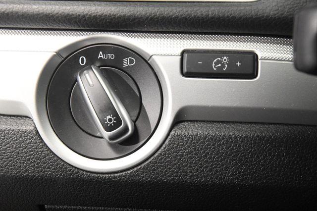 2017 Volkswagen Passat 1.8T S photo