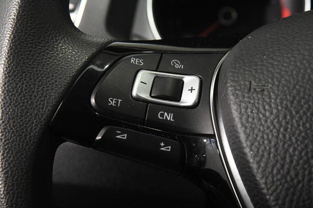 2017 Volkswagen Passat 1.8T S photo