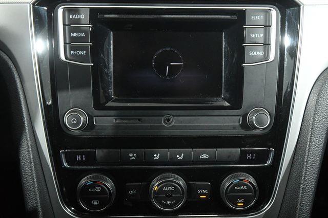2017 Volkswagen Passat 1.8T S photo