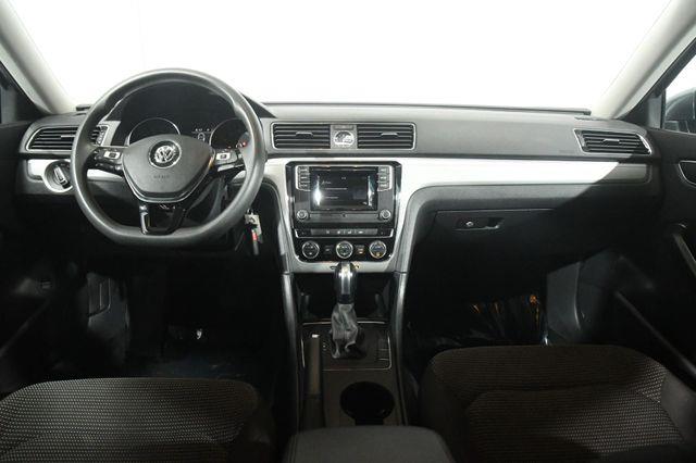 2017 Volkswagen Passat 1.8T S photo