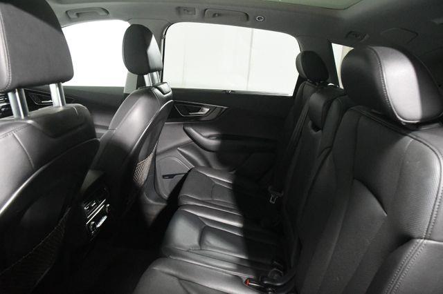 2017 Audi Q7 Premium Plus w/ Virtual Cockpi photo