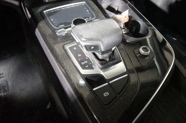 2017 Audi Q7 Premium Plus w/ Virtual Cockpi photo