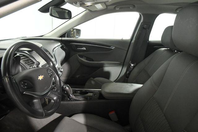 2017 Chevrolet Impala LT photo