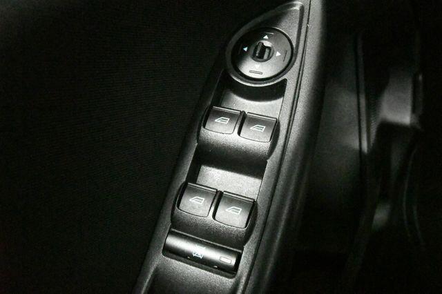 2016 Ford Focus SE w/ Heated Seats photo