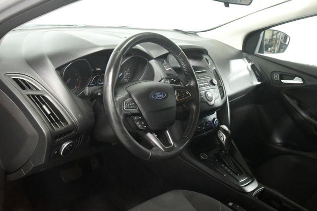 2016 Ford Focus SE w/ Heated Seats photo