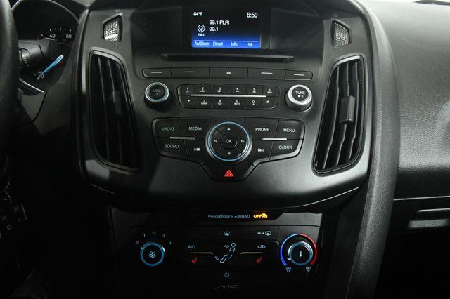 2016 Ford Focus SE w/ Heated Seats photo