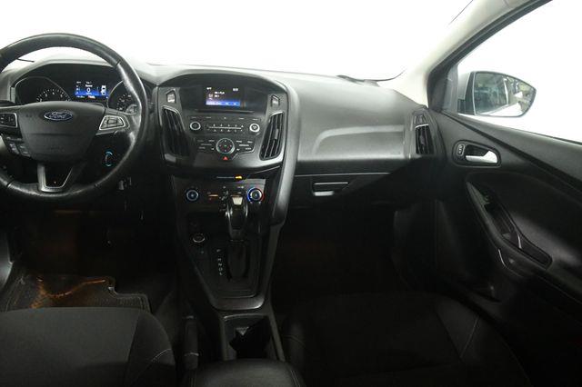 2016 Ford Focus SE w/ Heated Seats photo