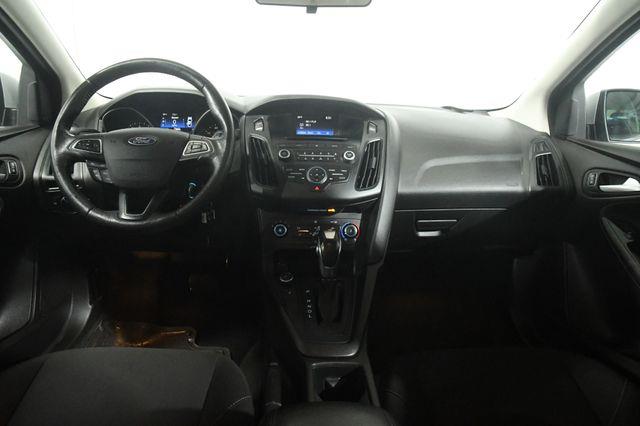 2016 Ford Focus SE w/ Heated Seats photo