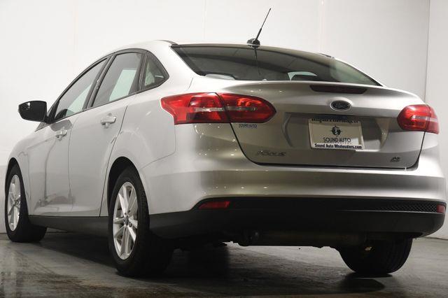 2016 Ford Focus SE w/ Heated Seats photo