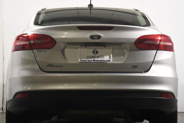 2016 Ford Focus SE w/ Heated Seats photo