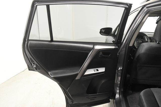 2017 Toyota RAV4 LE photo